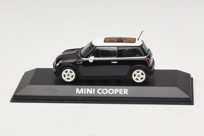Mini Cooper S R53 Černý S Panoramatickou Střechou Minichamps 1:43 Mini Cooper S R53 Černý S Panoramatickou Střechou Minichamps 1:43 MINI022 Kov