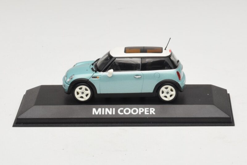 Mini Cooper S R53 Světle Modrý Metalický S Panoramatickou Střechou Minichamps 1:43 Mini Cooper S R53 Světle Modrý Metalický S Panoramatickou Střechou Minichamps 1:43 MINI018 Kov