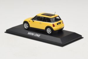 Mini Cooper S R53 Liquid Yellow S Panoramatickou Střechou Minichamps 1:43 MINI013 Kov – obrázek 3 z 4