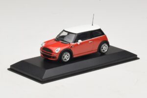 Mini Cooper S R53 Červený S Bílou Střechou Minichamps 1:43 MINI025 Kov – obrázek 2 z 5