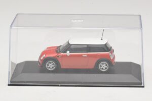 Mini Cooper S R53 Červený S Bílou Střechou Minichamps 1:43 MINI025 Kov – obrázek 4 z 5