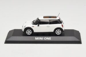 Mini Cooper S R53 Bílý S Panoramatickou Střechou Minichamps 1:43 MINI020 Kov