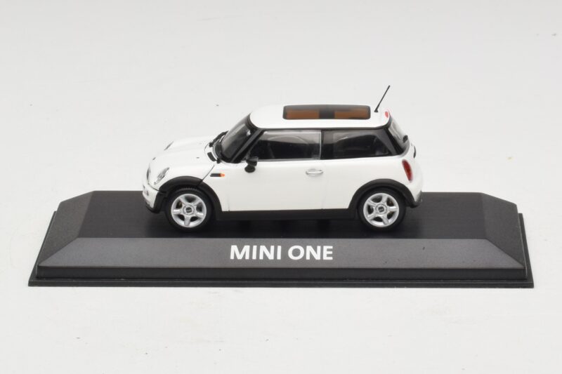 Mini Cooper S R53 Bílý S Panoramatickou Střechou Minichamps 1:43 MINI020 Kov