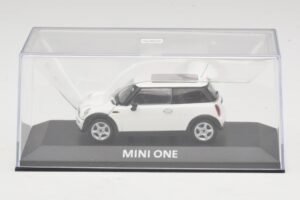 Mini Cooper S R53 Bílý S Panoramatickou Střechou Minichamps 1:43 MINI020 Kov – obrázek 4 z 5