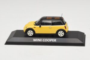 Mini Cooper S R53 Žlutý S Černou Střechou Minichamps 1:43 Mini Cooper S R53 Žlutý S Černou Střechou Minichamps 1:43 MINI031 Kov