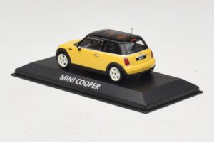 Mini Cooper S R53 Žlutý S Černou Střechou Minichamps 1:43 MINI031 Kov – obrázek 3 z 4