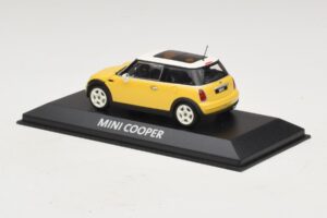 Mini Cooper S R53 Žlutý Se Žlutou Panoramatickou Střechou Minichamps 1:43 MINI029 Kov – obrázek 3 z 4