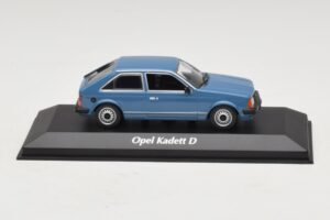Opel Kadett D Modrý Maxichamps 1:43 Opel Kadett D Modrý Maxichamps 1:43 940044100 Kov