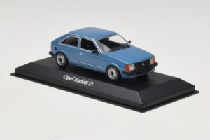 Opel Kadett D Modrý Maxichamps 1:43 940044100 Kov – obrázek 3 z 5