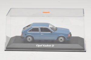Opel Kadett D Modrý Maxichamps 1:43 940044100 Kov – obrázek 4 z 5