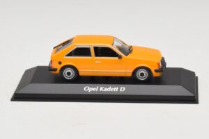 Opel Kadett D Oranžový Maxichamps 1:43 Opel Kadett D Oranžový Maxichamps 1:43 940044101 Kov