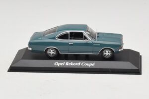 Opel Rekord C Kupé Modrý Maxichamps 1:43 Opel Rekord C Kupé Modrý Maxichamps 1:43 940046121 Kov