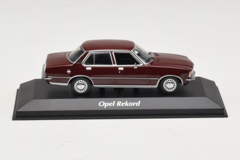 Opel Rekord D Tmavě Červený Maxichamps 1:43 940044000 Kov