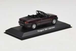 Peugeot 306 Kabriolet Fialová Metalíza Maxichamps 1:43 940112834 Kov – obrázek 2 z 5