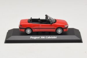 Peugeot 306 Kabriolet Červený Maxichamps 1:43 Peugeot 306 Kabriolet Červený Maxichamps 1:43 940112830 Kov