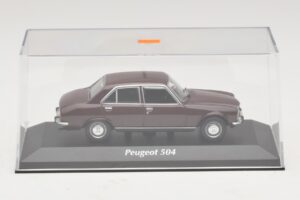 Peugeot 504 Tmavě Červená Maxichamps 1:43 940112500 Kov – obrázek 4 z 5