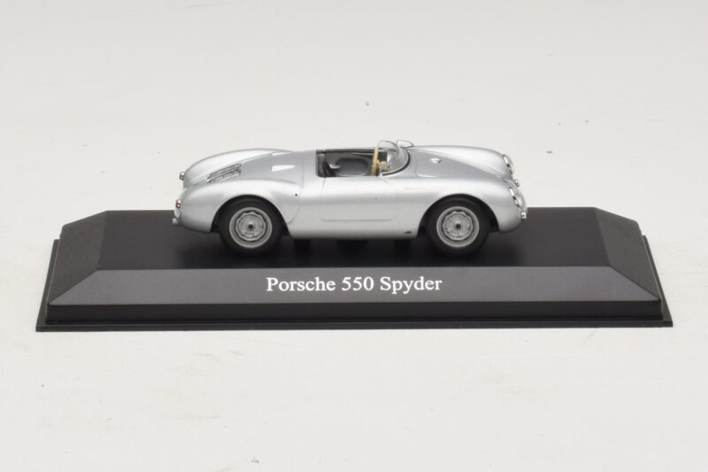 Porsche 550 Spyder Stříbrný Maxichamps 1:43 Porsche 550 Spyder Stříbrný Maxichamps 1:43 940066030 Kov