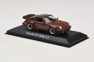 Porsche 911 930 Turbo 3.3 Hnědý Maxichamps 1:43 940069001 Kov – obrázek 3 z 5
