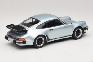 Porsche 911 930 Turbo 3.3 Stříbrný KK-Scale 1:18 KKDC181444 Kov – obrázek 2 z 6