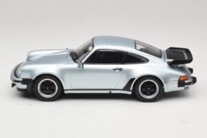 Porsche 911 930 Turbo 3.3 Stříbrný KK-Scale 1:18 KKDC181444 Kov – obrázek 3 z 6