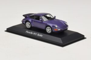 Porsche 911 964 Turbo Fialová Metalíza Maxichamps 1:43 940069100 Kov – obrázek 3 z 5