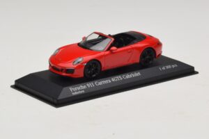 Porsche 911 991.1 Carrera 4 GTS Kabriolet Červený Minichamps 1:43 410067330 Kov – obrázek 2 z 5