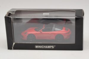 Porsche 911 991.1 Targa 4 GTS Červený Minichamps 1:43 410067340 Kov – obrázek 5 z 5