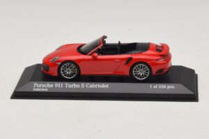 Porsche 911 991.1 Turbo S Kabriolet Červený Minichamps 1:43 Porsche 911 991.1 Turbo S Kabriolet Červený Minichamps 1:43 410067180 Kov
