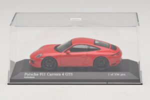 Porsche 911 991.2 Carrera 4 GTS Červený Minichamps 1:43 410067320 Kov – obrázek 4 z 5