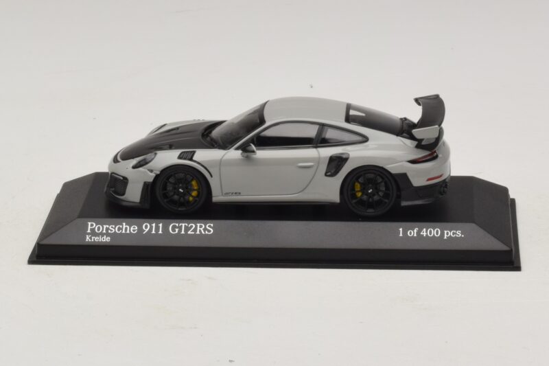 Porsche 911 991.2 GT2 RS Chalk Minichamps 1:43 410067237 Kov