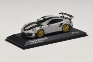 Porsche 911 991.2 GT2 RS Weissach Package Chalk Minichamps 1:43 410067220 Kov – obrázek 2 z 5