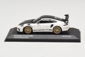 Porsche 911 991.2 GT3 RS Bílý S Weissach Package Minichamps 1:43 Porsche 911 991.2 GT3 RS Bílý S Weissach Package Minichamps 1:43 410067022 Kov