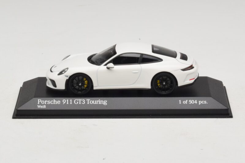 Porsche 911 991.2 GT3 Touring Bílý Minichamps 1:43 410067420 Kov