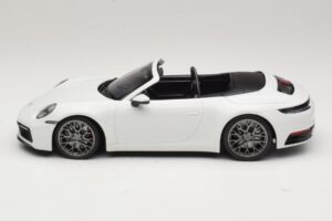 Porsche 911 992 Carrera 4S Kabriolet Bílý Minichamps 1:18 155067330 Kov – obrázek 3 z 6