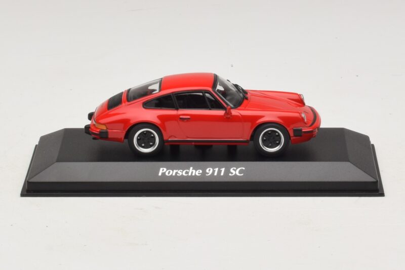 Porsche 911 SC Červený Maxichamps 1:43 Porsche 911 SC Červený Maxichamps 1:43 940062021 Kov