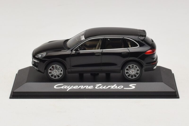 Porsche Cayenne 958 Turbo S Černý Minichamps 1:43 Porsche Cayenne 958 Turbo S Černý Minichamps 1:43 WAP0200220E Kov
