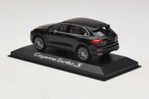 Porsche Cayenne 958 Turbo S Černý Minichamps 1:43 WAP0200220E Kov – obrázek 3 z 5
