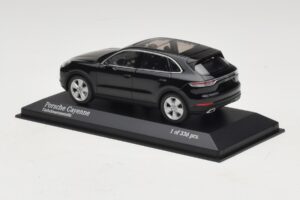 Porsche Cayenne Černá Metalíza Minichamps 1:43 410066301 Kov – obrázek 3 z 5
