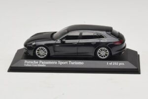 Porsche Panamera 971 4 E-Hybrid Sport Turismo Šedý Minichamps 1:43 410066112 Kov