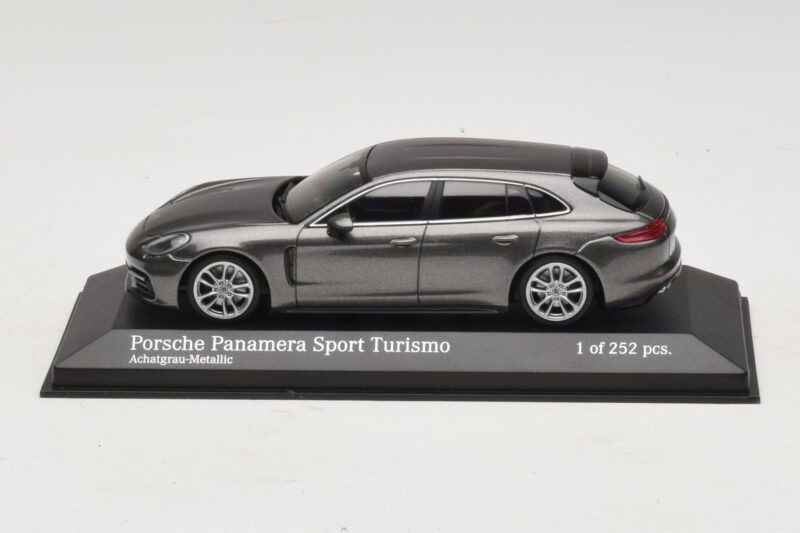 Porsche Panamera 971 Sport Turismo 4S Šedý Minichamps 1:43 410066111 Kov