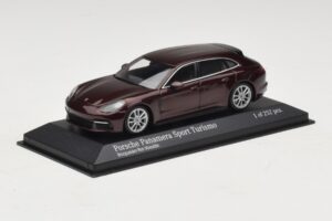 Porsche Panamera 971 Sport Turismo 4S Červený Minichamps 1:43 410066110 Kov – obrázek 2 z 5