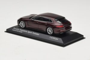 Porsche Panamera 971 Sport Turismo 4S Červený Minichamps 1:43 410066110 Kov – obrázek 3 z 5