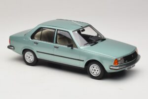 Renault 18 Světle Zelená MCG 1:18 MCG18596 Kov – obrázek 4 z 6