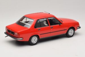 Renault 18 Červený MCG 1:18 MCG18595 Kov – obrázek 2 z 6