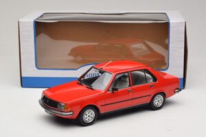 Renault 18 Červený MCG 1:18 MCG18595 Kov – obrázek 6 z 6