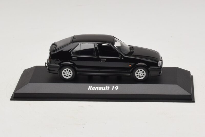 Renault 19 Černý Maxichamps 1:43 940113701 Kov