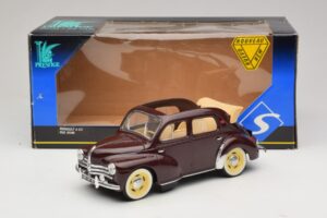 Renault 4CV Kaštanová Solido 1:18 8048 Kov – obrázek 6 z 6