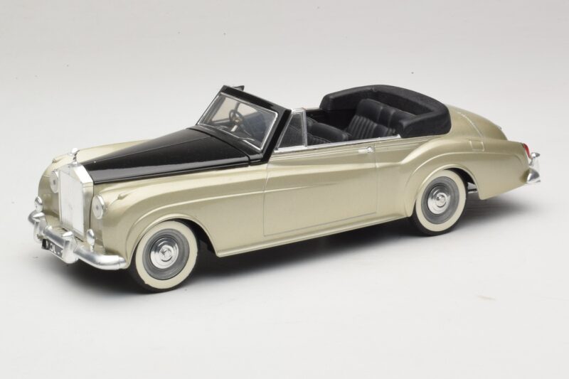 Rolls-Royce Silver Cloud II Stříbrná Solido 1:18 8006 Kov