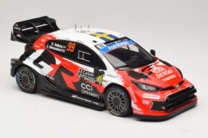 Toyota GR Yaris Rally1 #99 O. Solberg / E. Edmondson Rally Monte Carlo Winner 2026 IXO 1:18 18RMC269A Kov – obrázek 4 z 6