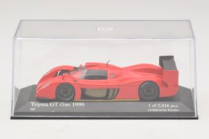 Toyota GT-One TS020 Street Červený Minichamps 1:43 433991603 Kov – obrázek 4 z 5